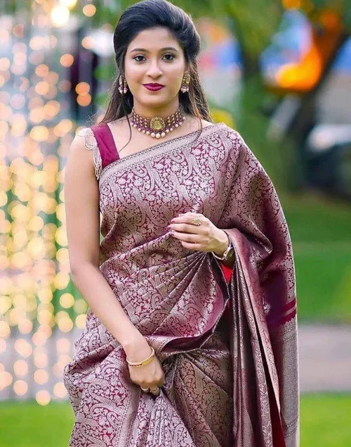 Almaari-200_3_500x750_crop_center